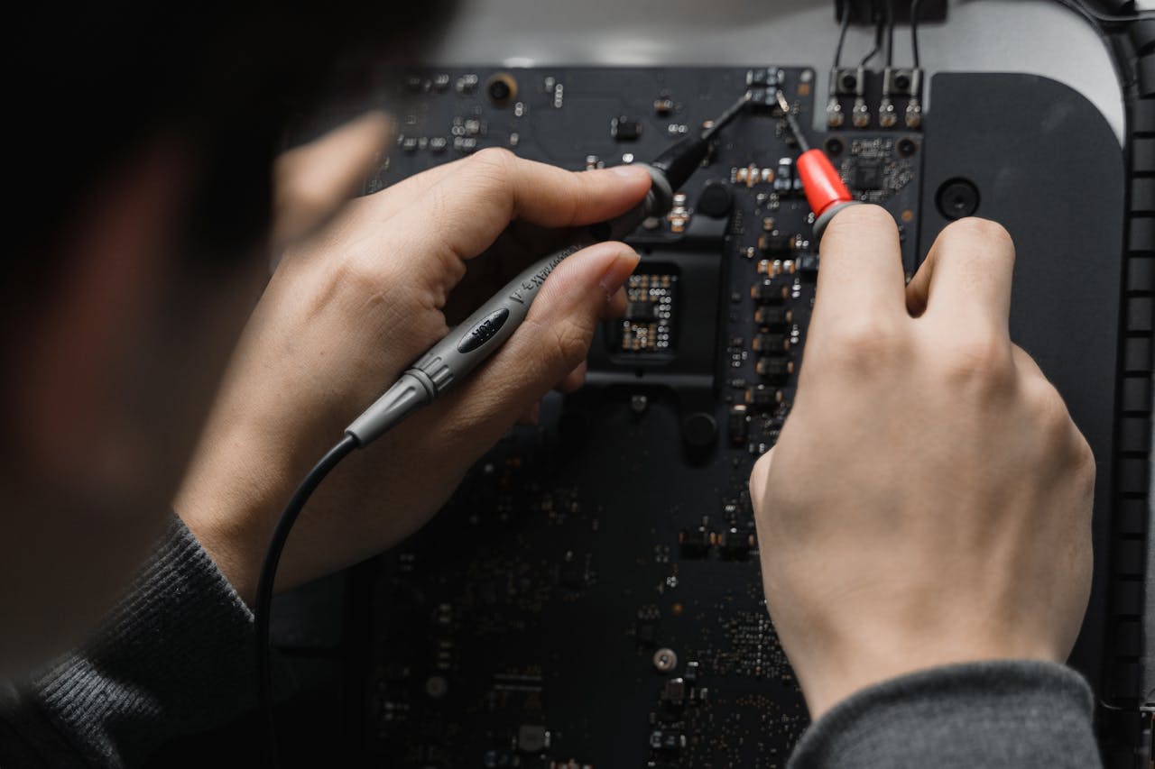 Installing and configuring components on server hardware